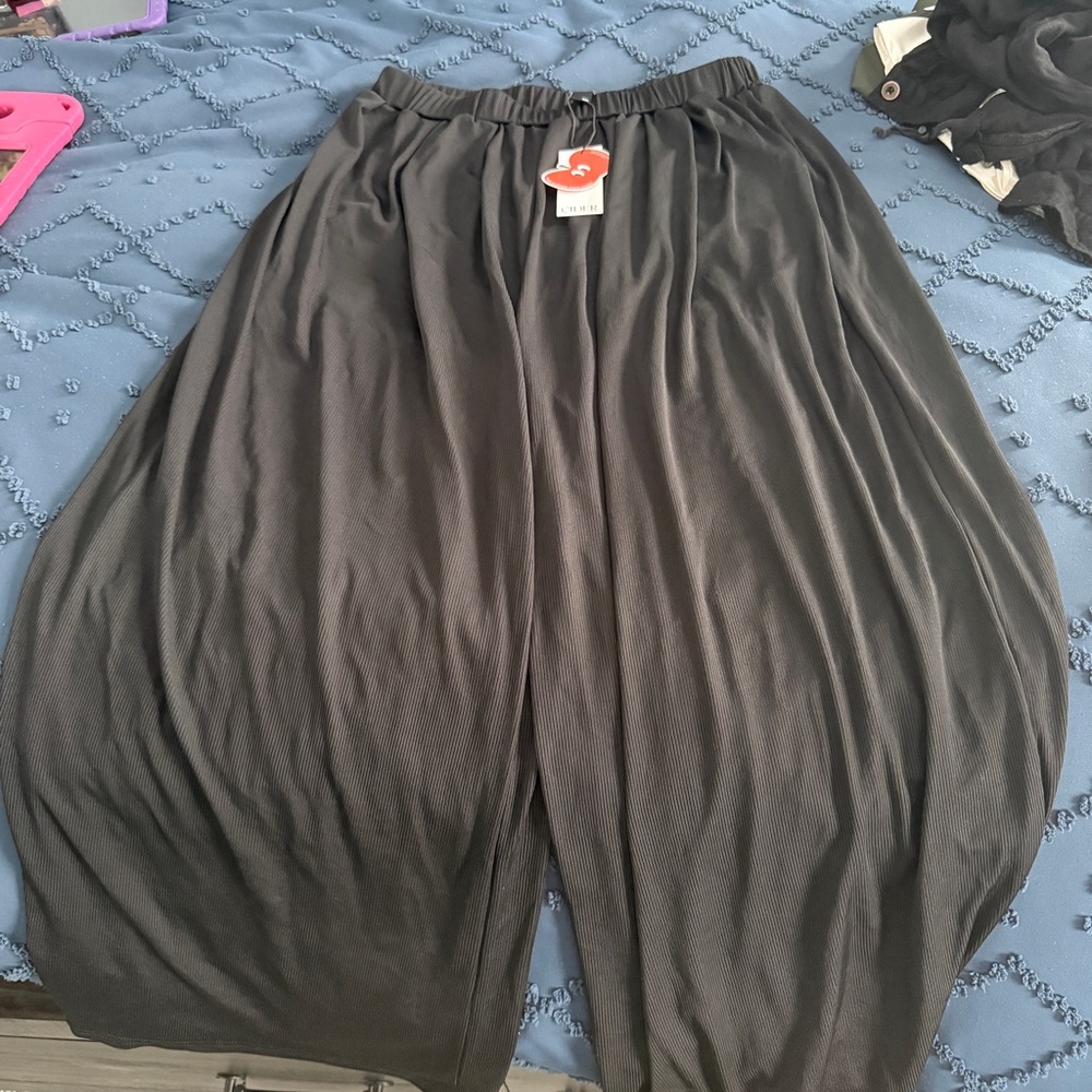 Cider Charcoal Pleated Pants